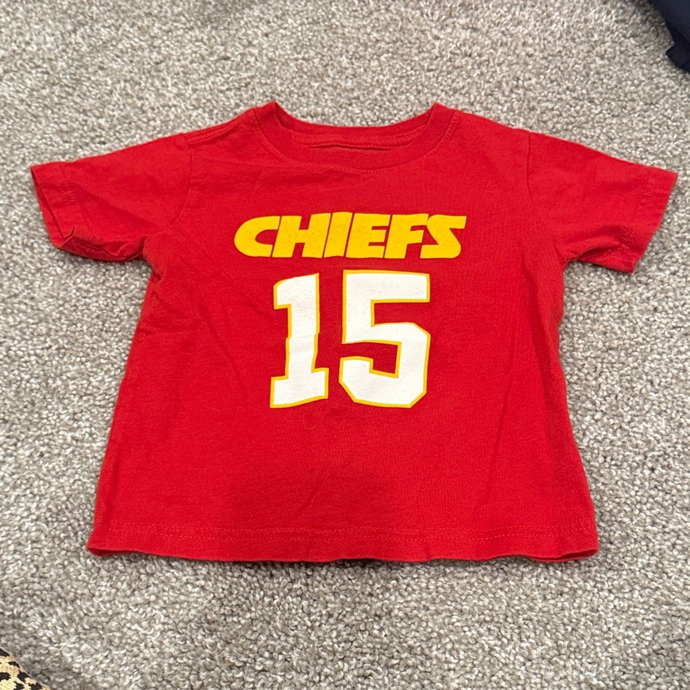 Kids 18M chiefs t shirt